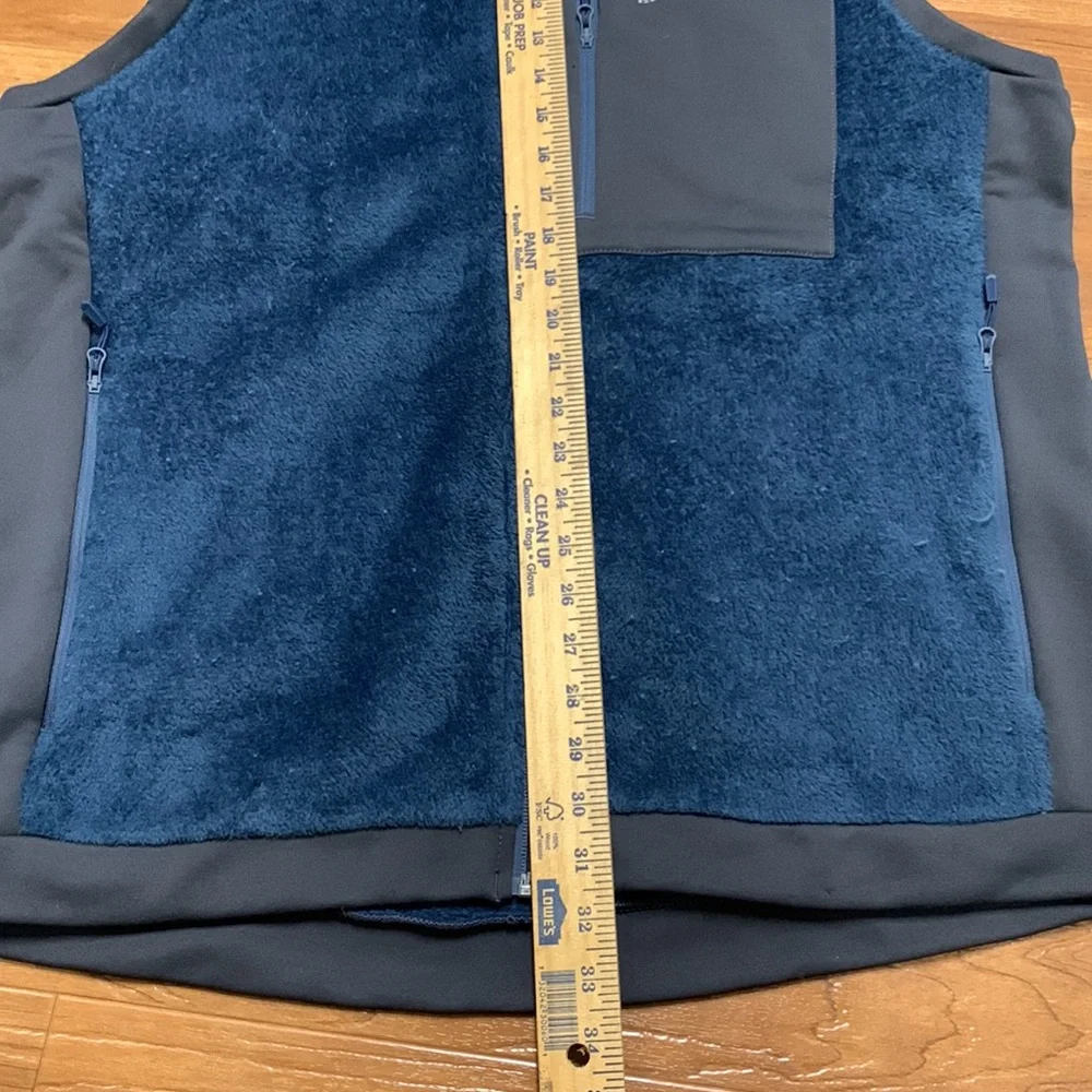 Mountain Hardwear Navy Fleece Vest with Chest Pocket